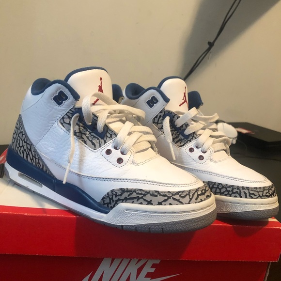 Air Jordan 3s